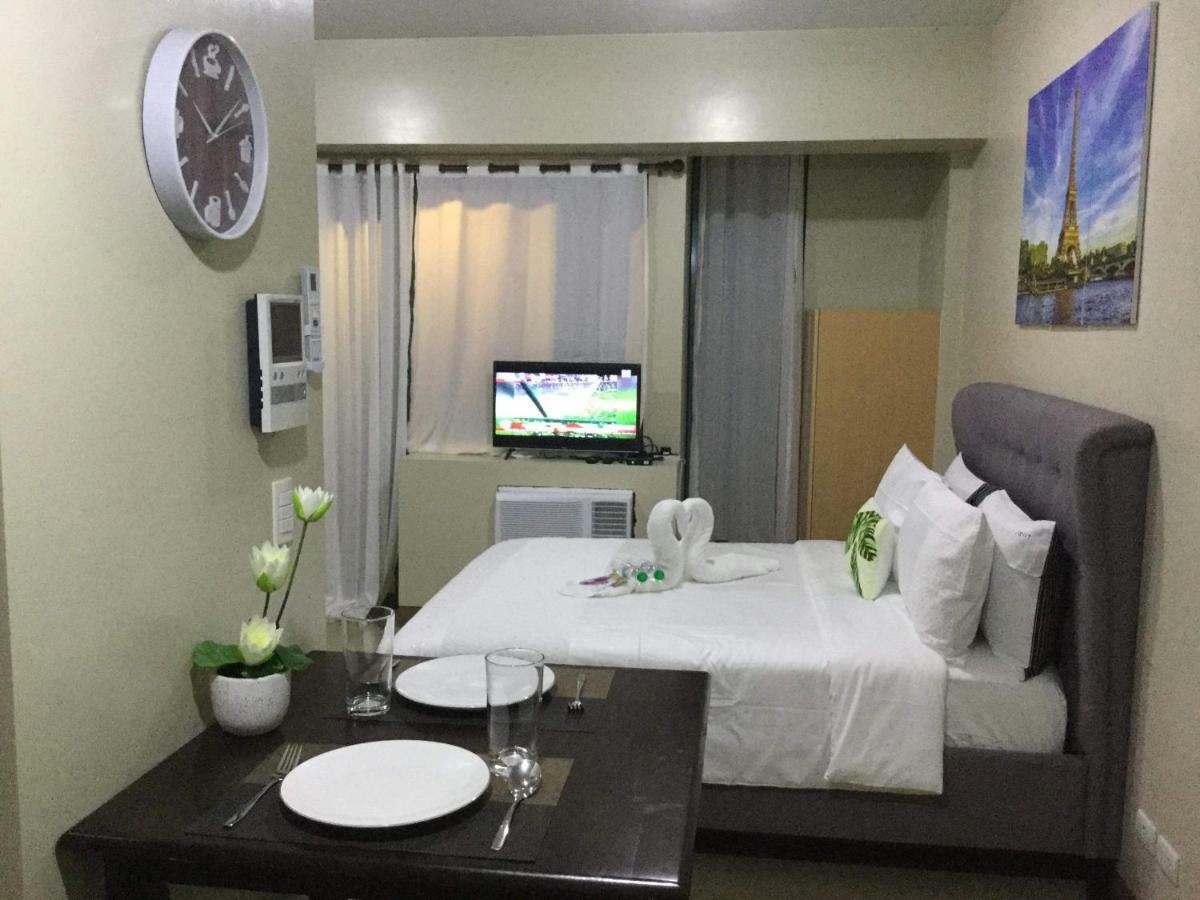 Palm Tree Villas 2 Manila Exterior foto